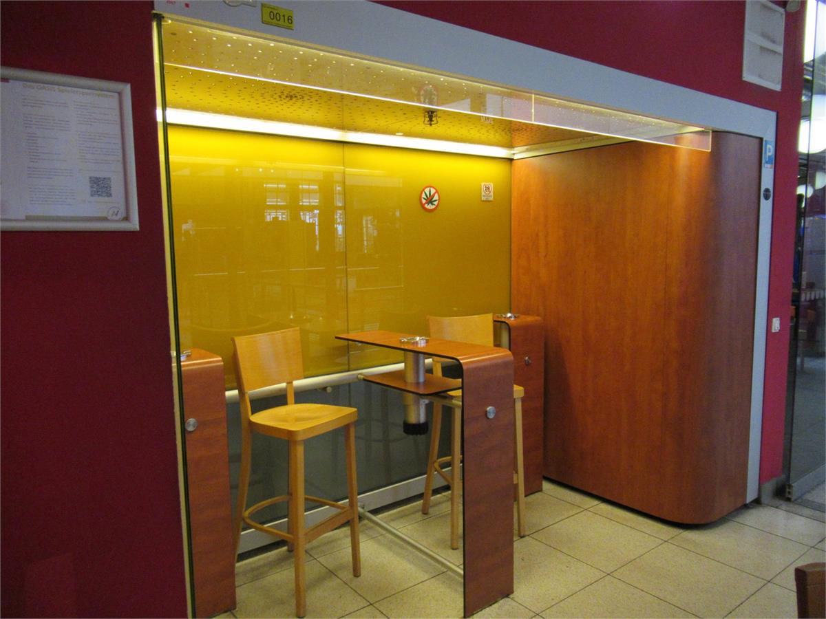 asecos smoke & talk Raucherkabine